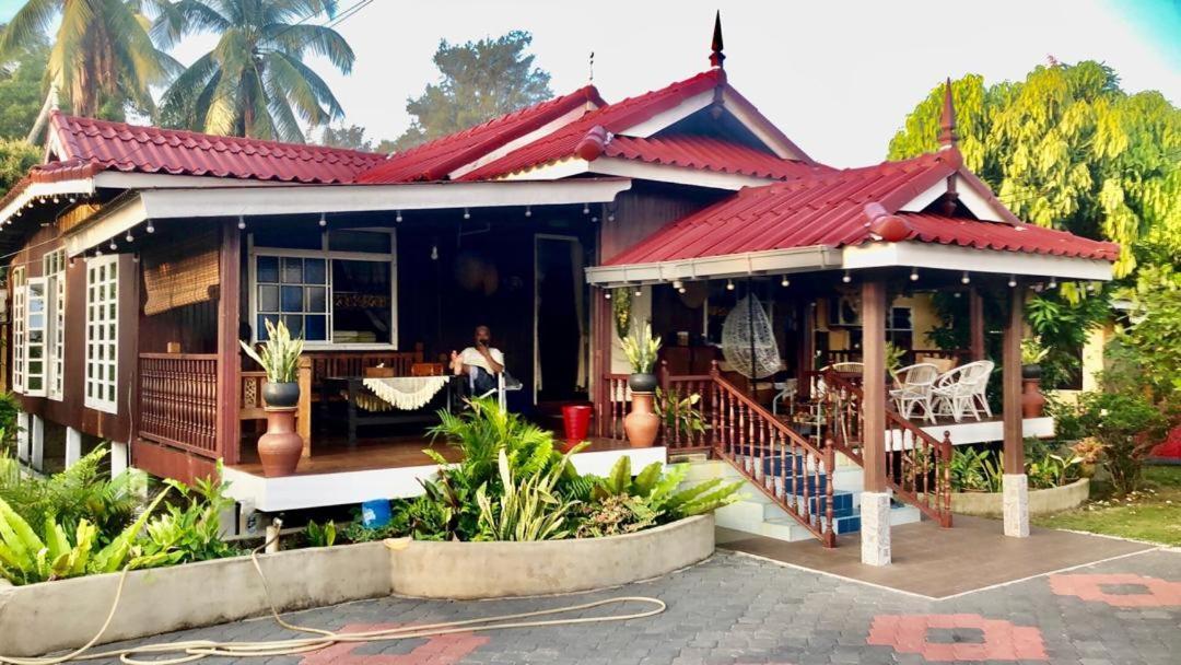 Lakse Inn Homestay Kampong Pengkalan Maras Exterior foto