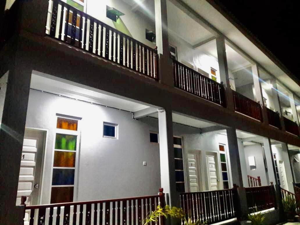 Lakse Inn Homestay Kampong Pengkalan Maras Exterior foto
